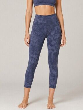 lululemon Invigorate HR Crop Leggings 23" Diamond Dye Naval Blue Size 4 Athletic